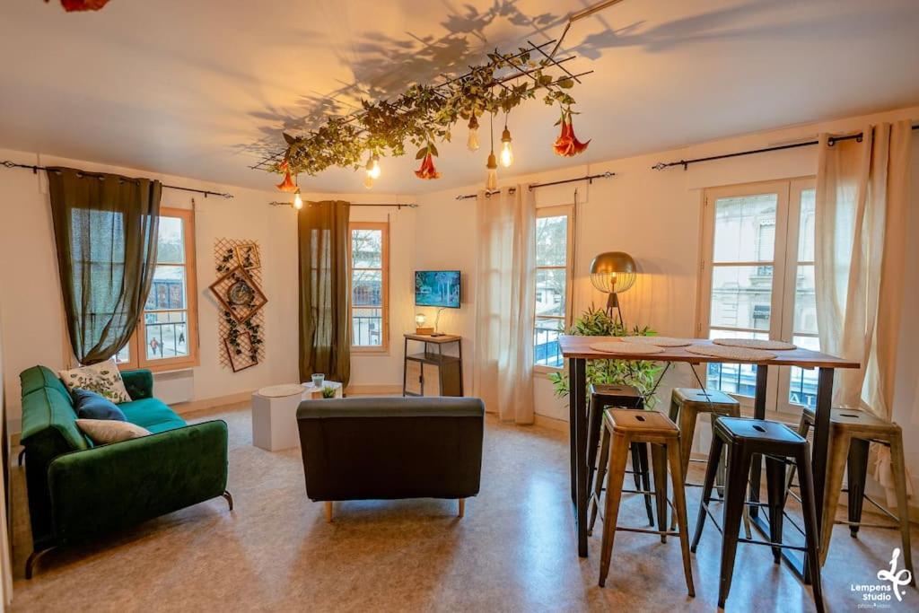Appartement Romance Florale Troyes Ngoại thất bức ảnh